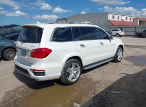 2014 Mercedes-Benz GL550 Auto z USA - zdjęcie 4
