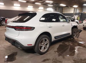 2022 Porsche Macan Base Auto z USA - zdjęcie 4