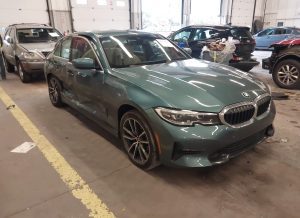2021 BMW 330i XDrive Auto z USA - zdjęcie 1