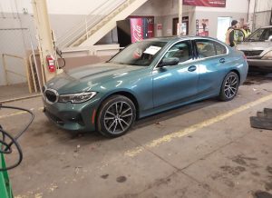 2021 BMW 330i XDrive Auto z USA - zdjęcie 2