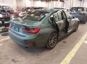 2021 BMW 330i XDrive Auto z USA - zdjęcie 4