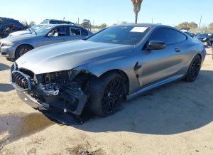 2023 BMW M8 Competition Auto z USA - zdjęcie 2