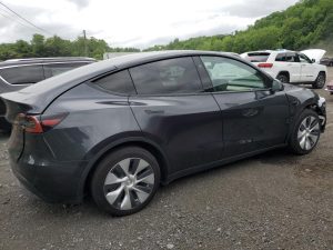 2024 Tesla Model Y Base Auto z USA - zdjęcie 4
