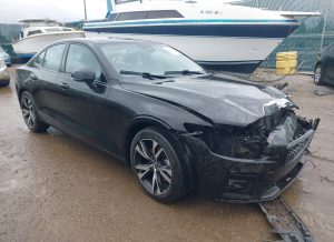 2023 Volvo S60 Core Auto z USA - zdjęcie 1