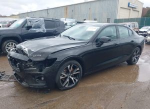 2023 Volvo S60 Core Auto z USA - zdjęcie 2