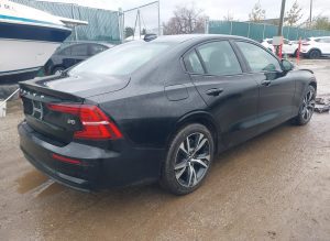 2023 Volvo S60 Core Auto z USA - zdjęcie 4
