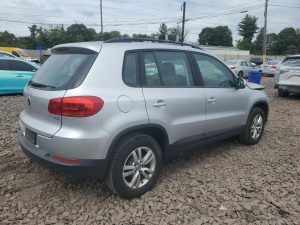 2016 Volkswagen Tiguan S Auto z USA - zdjęcie 4