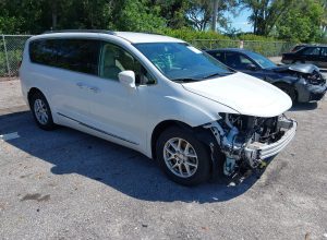 2020 Chrysler Pacifica Touring L Auto z USA - zdjęcie 1