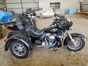 2022 Harley-Davidson FLHTCUTG Motocykl z USA - zdjęcie 1