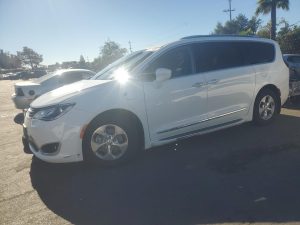 2018 Chrysler Pacifica Touring L Auto z USA - zdjęcie 2