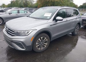 2024 Volkswagen Tiguan S Auto z USA - zdjęcie 2