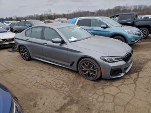 2023 BMW M550i XDrive Auto z USA - zdjęcie 1