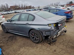 2023 BMW M550i XDrive Auto z USA - zdjęcie 3