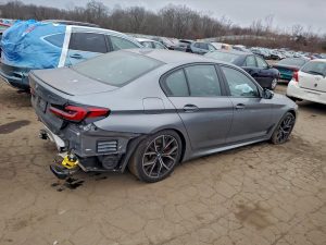 2023 BMW M550i XDrive Auto z USA - zdjęcie 4