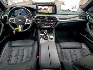 2023 BMW M550i XDrive Auto z USA - zdjęcie 5