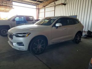 2021 Volvo XC60 Inscription Auto z USA - zdjęcie 2