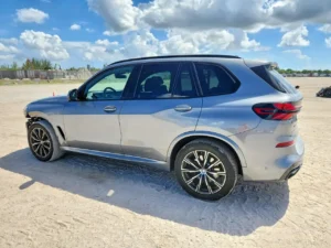 2024 BMW X5 XDrive40i Auto z USA - zdjęcie 3