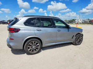 2024 BMW X5 XDrive40i Auto z USA - zdjęcie 4